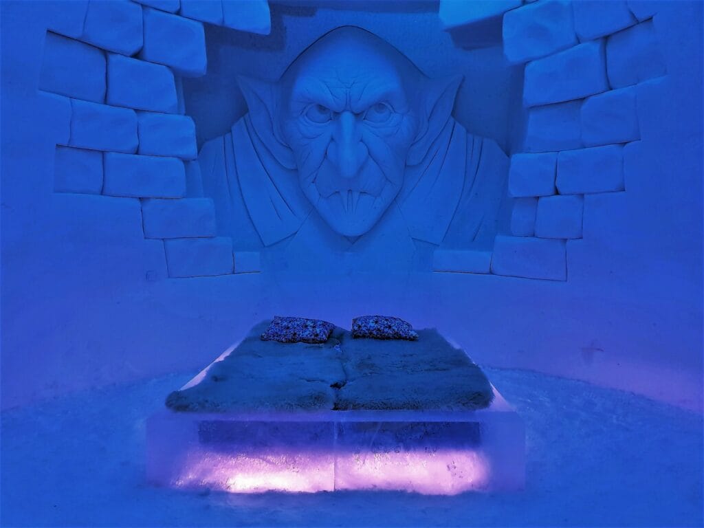 Rovaniemi-snowhotel-tour